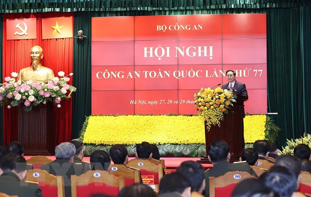 Premier vietnamita pide a las fuerzas de Seguridad Pública optimizar sus actividades