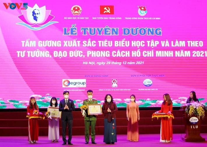 Reconocen a los participantes más sobresalientes del movimiento de seguir el ejemplo de Ho Chi Minh