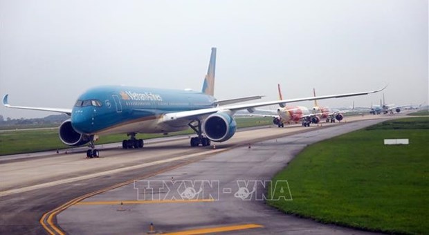 Vietnam reabre vuelos internacionales regulares a siete países y territorios