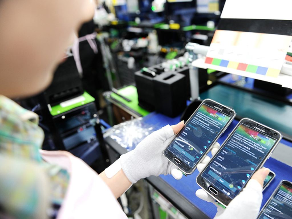 Exportaciones de teléfonos y computadoras de Vietnam superan los 10 mil millones de dólares en 2022