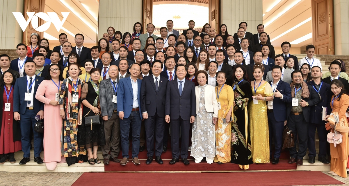 Viceprimer ministro vietnamita destaca papel de las empresas nacionales