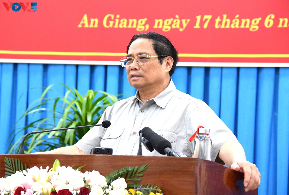 Jefe de Gobierno revisa la situación de desarrollo socioeconómico de An Giang