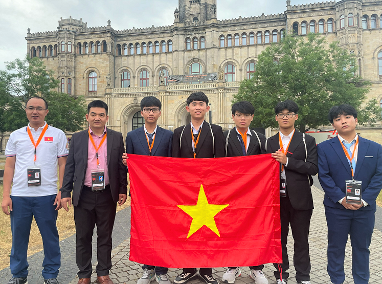 Vietnam gana cinco medallas en la Olimpiada Europea de Física