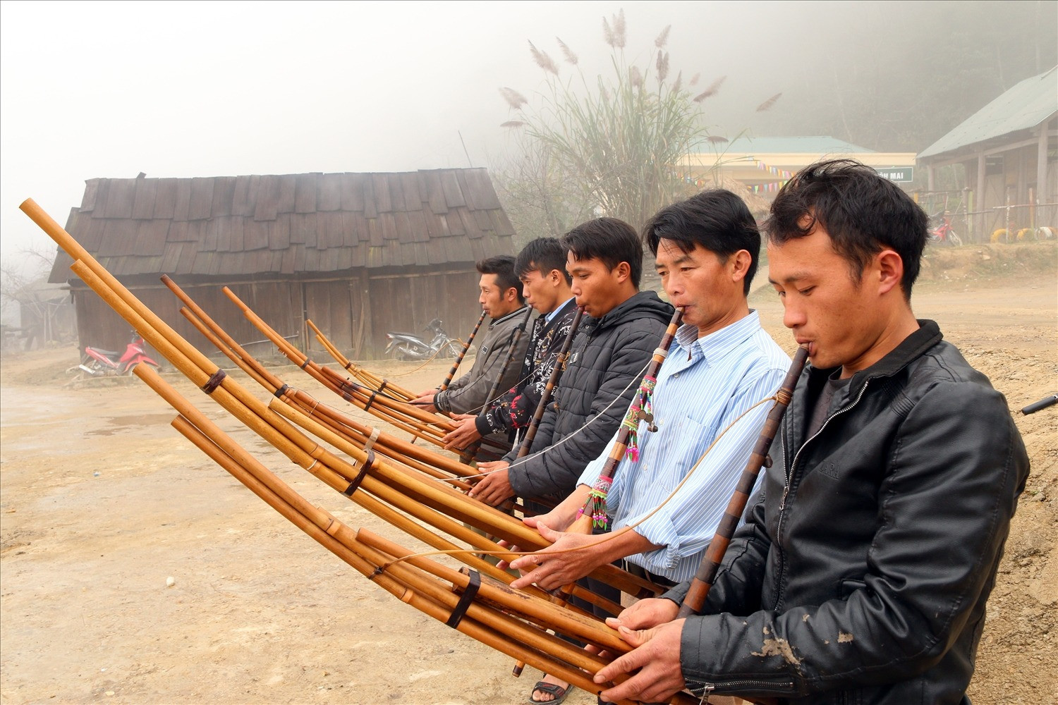 Arte de tocar Khen de los étnicos Mong declarado Patrimonio Cultural Inmaterial de Vietnam