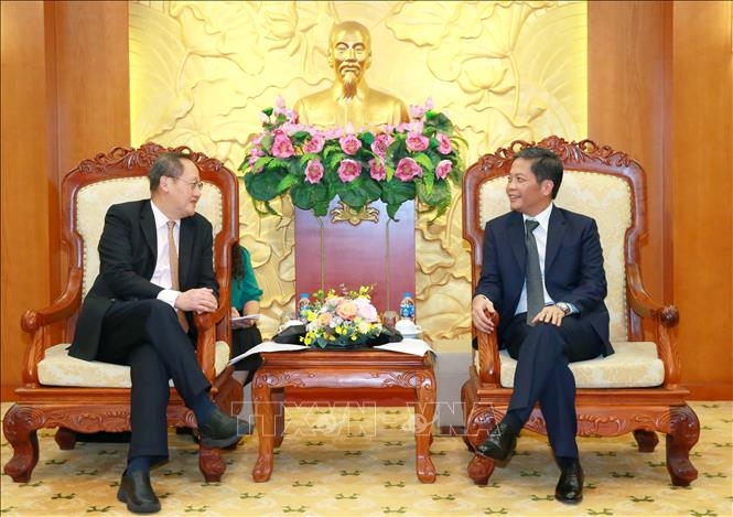 Destacan potencial de Vietnam y Singapur para una mayor cooperación económica