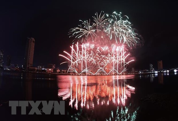 Francia se corona campeón del festival de pirotecnia de Da Nang
