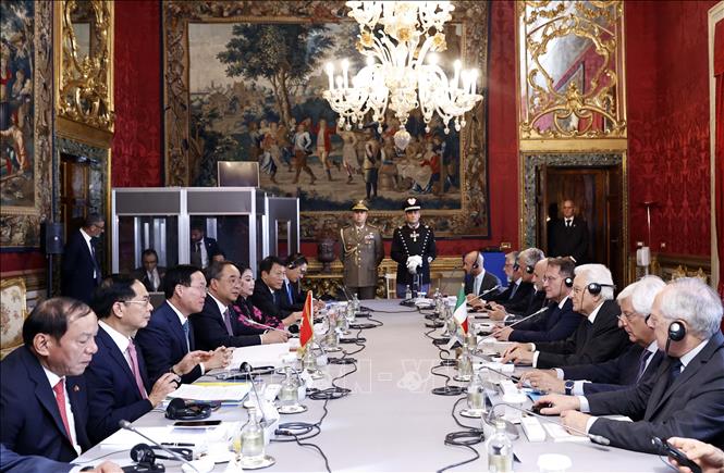 Presidente de Italia dialoga con su par Vo Van Thuong