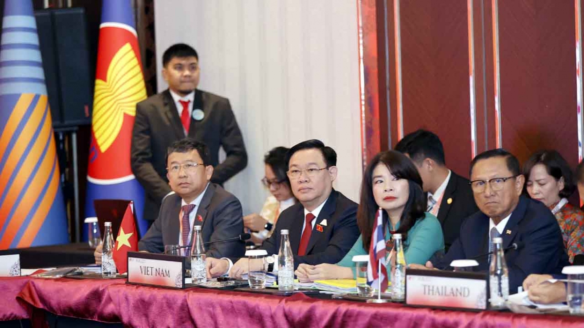 Presidente del Parlamento vietnamita asiste a la reunión del Comité Ejecutivo de AIPA