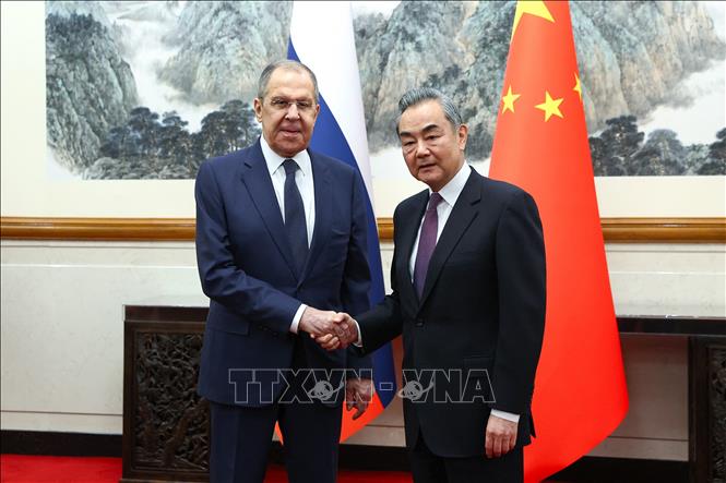 Cancilleres de Rusia y China enaltecen estabilidad en las relaciones bilaterales