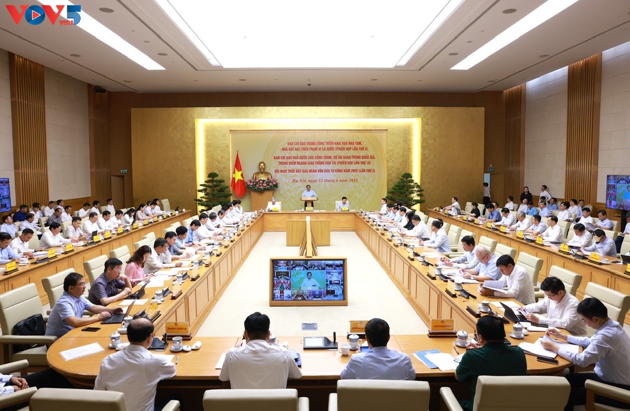 Vietnam acelera desembolso de inversiones públicas, despliegue de obras viales clave y eliminación de viviendas precarias