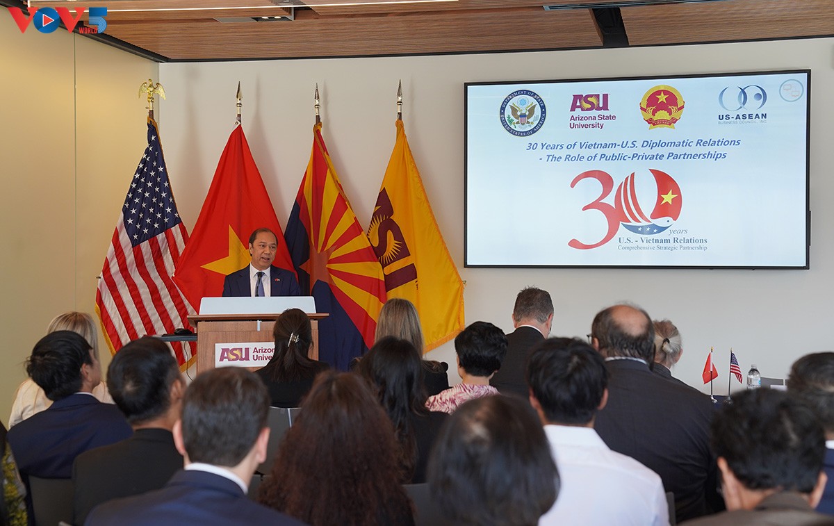 Celebran foro sobre cooperación público - privada para marcar aniversario de las relaciones Vietnam - Estados Unidos