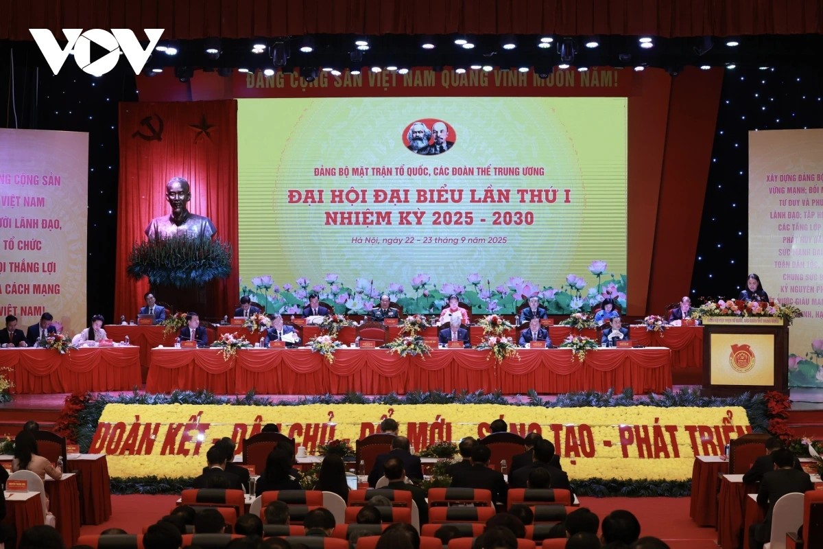 Líder partidista pide al Frente de la Patria de Vietnam impulsar la solidaridad religiosa y la unidad nacional