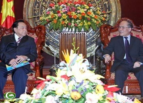 Ketua Majelis Nasional VN Nguyen Sinh Hung menerima Sekretaris Jenderal AIPA