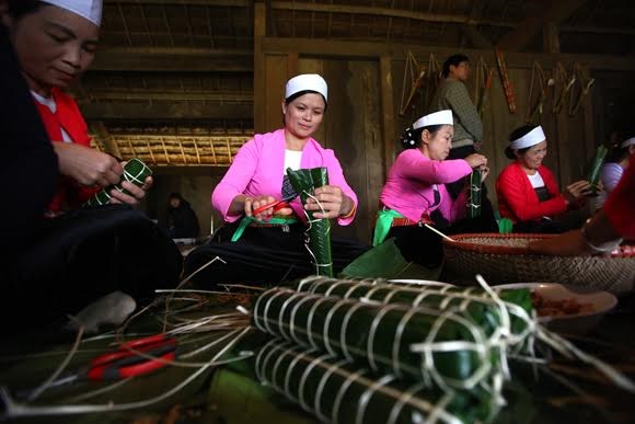 “Orang asing di Vietnam merayakan Hari Raya Tet yang hangat dan berkumpul