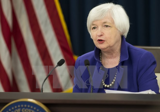 Федеральный резервный банк США повысил базовую ставку впервые за 10 лет