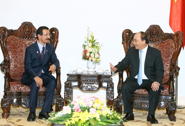 Нгуен Суан Фук принял главу группы компаний DP World (ОАЭ)