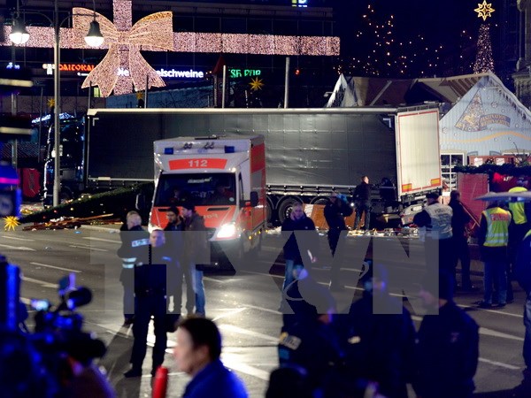 Германия расследует дело о грузовике, протаранившем толпу в Берлине