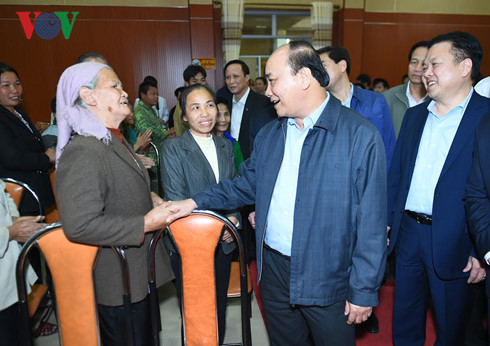 Премьер Вьетнама Нгуен Суан Фук посетил уезд Чалинь провинции Каобанг