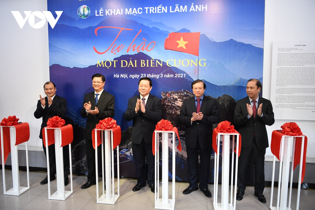 В Ханое прошла фотовыставка «Гордость за приграничную полосу»