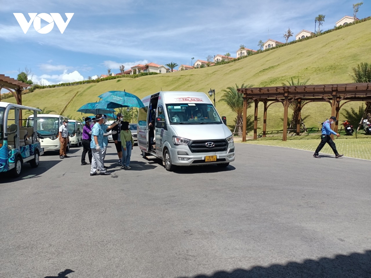 Новые ожидания от возобновления приема иностранных туристов во Вьетнаме.