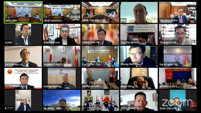 Прошел диалог с вьетнамскими предпринимателями за рубежом о ведении инвестиционно-торговой деятельности во Вьетнаме