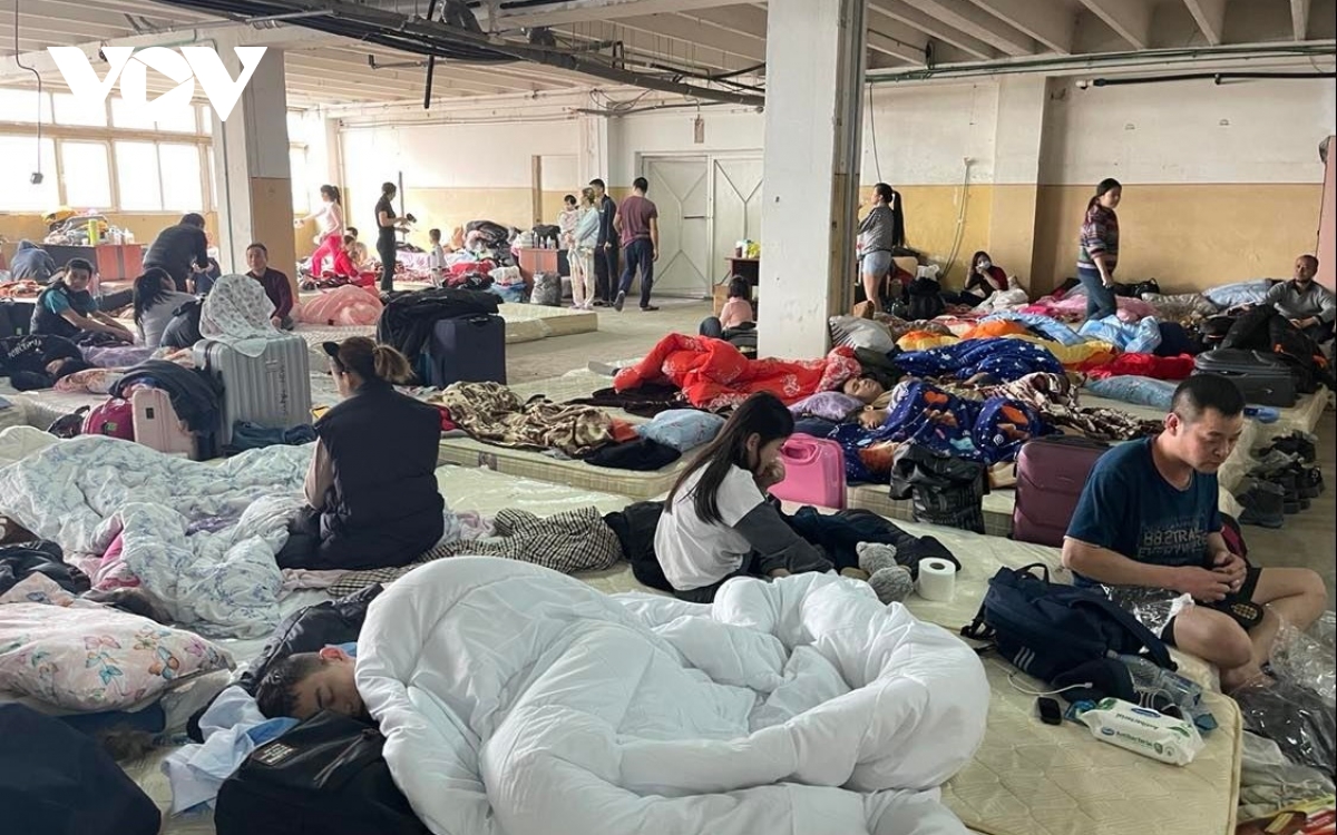 Экстренная организация второго вывозного рейса по возвращению вьетнамцев из Польши на Родину