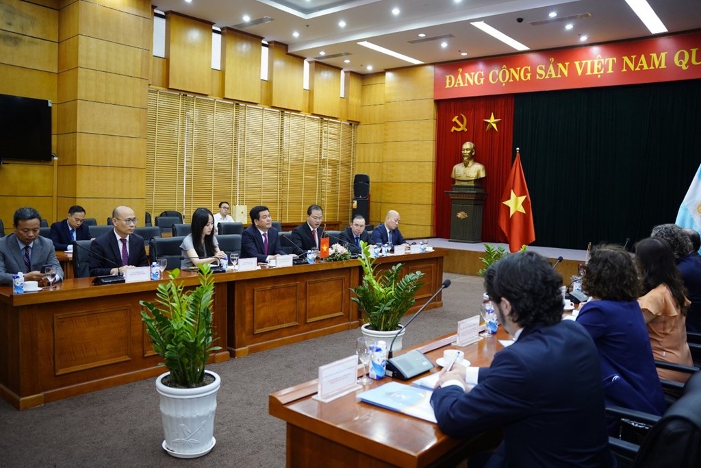 Вьетнам и Аргентина ориентируются на сотрудничество в новых и потенциальных областях