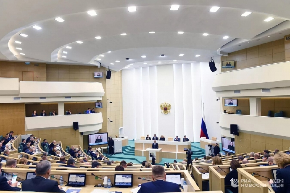 Совет Российской Федерации утвердил указ президента о введении военного положения в четырех новых регионах