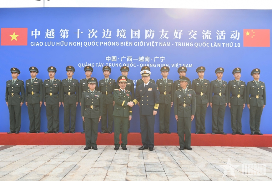 Министр обороны Вьетнама Фан Ван Зянг отправился в Китай для участия в дружественном обмене по пограничной обороне