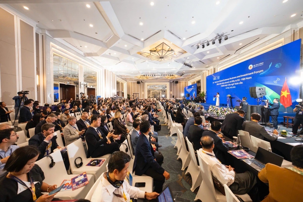 ЕС инвестирует более 560 млн евро во Вьетнам в сферах энергетики, транспорта и инфраструктуры