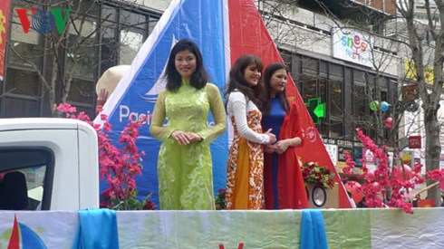 nguoi viet tai phap lan dau tham gia dieu hanh nhan tet nguyen dan hinh 5