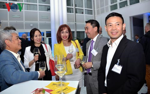 hoi doanh nghiep vn tai duc du trao giai cuoc thi ke hoach kinh doanh hinh 0