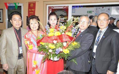 nguoi ha noi tai duc ky niem 62 nam ngay giai phong thu do 10/10 hinh 1