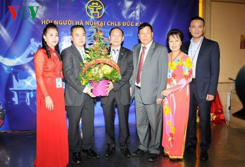 nguoi ha noi tai duc ky niem 62 nam ngay giai phong thu do 10/10 hinh 3