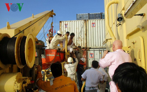 hai ngu dan viet gap nan duoc cuu tren vung bien thai lan hinh 1
