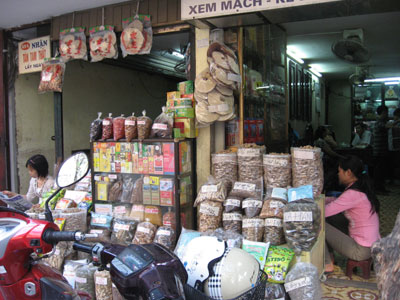 Lan Ong – ถนนขายยาแผนโบราณในฮานอย