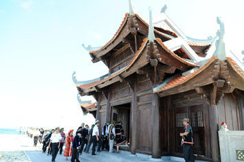 พระสงฆ์ 6 รูปจะไปจำวัดที่อำเภอเกาะ Truong Sa