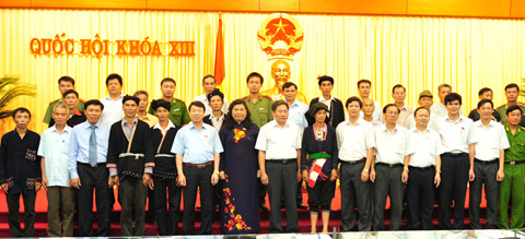 พรรคคอมมิวนิสต์และรัฐให้ความสนใจต่อชนกลุ่มน้อย