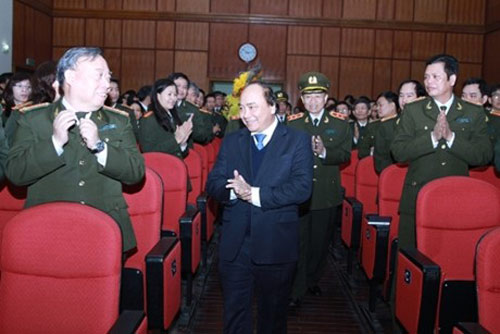 รองนายกรัฐมนตรีเหงียนซวนฟุกอวยพรปีใหม่ประเพณีในนครดานัง