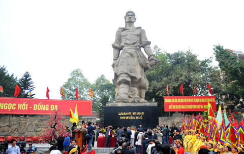 ฮานอยเปิดเทศกาลโด๊งดาเพื่อรำลึกครบรอบ 225 ปีชัยชนะศตรูชิง