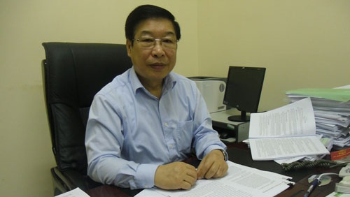 พยายามให้รัฐธรรมนูญเข้าสู่ชีวิตอย่างจริงจัง