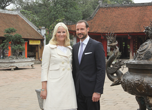 เจ้าชาย โฮกุน แมกนัส มกุฎราชกุมารและเจ้าหญิง เมตเต-มาริตแห่งนอร์เวย์เสร็จสิ้นการเยือนเวียดนาม