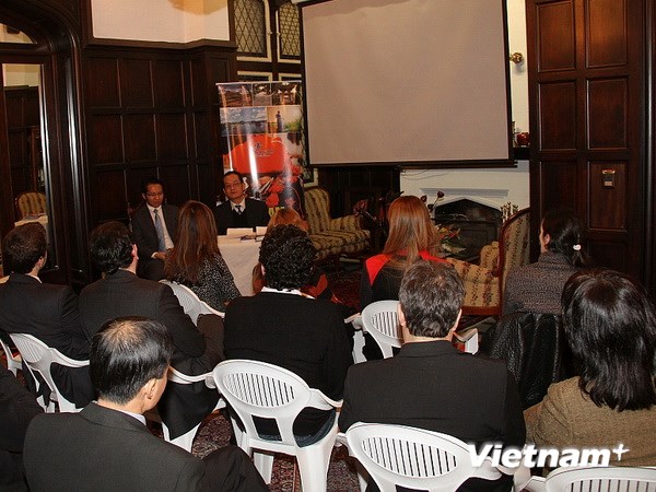 การเสวนา “เวียดนาม – ประเทศที่เพิ่งโดดเด่นและกำลังพัฒนา”