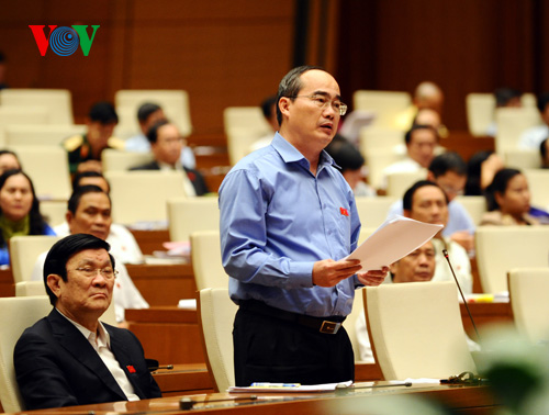 ใช้ความได้เปรียบเพื่อพัฒนาเศรษฐกิจและรักษาเสถียรภาพทางสังคม