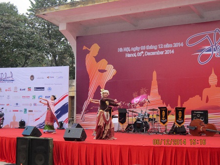 ศึกษาค้นคว้าวัฒนธรรมและการท่องเที่ยวไทยผ่านงาน "Thailand Day"