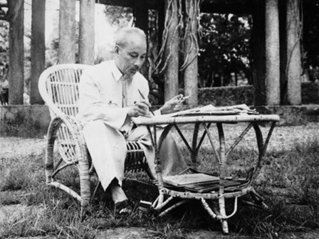 ช่วงเวลาที่ประธานโฮจิมินห์อาศัยและทำงานในทำเนียบประธาน