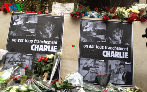 ประชามติโลกแสดงความสามัคคีกับฝรั่งเศส