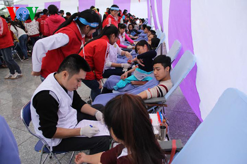 นายกรัฐมนตรีเหงียนเติ๊นหยุง : ต้องรณรงค์ขบวนการบริจาคโลหิตและอวัยวะเพื่อกู้ชีวิตคน