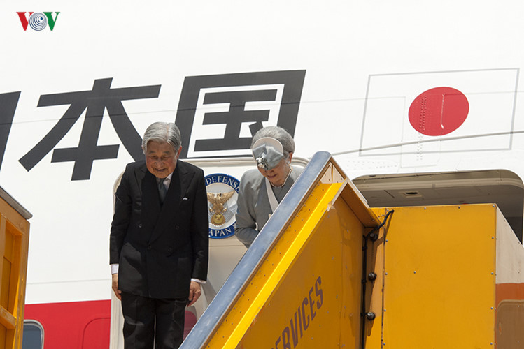 สมเด็จพระจักรพรรดิอากิฮิโตะทรงเสร็จสิ้นการปฏิบัติพระราชกรณียกิจในเวียดนาม