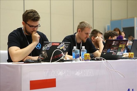 รัสเซียได้รับรางวัลที่ 1 ในการประกวดด้านความมั่นคงทางอินเตอร์เน็ตโลก WhiteHat Prix 2018